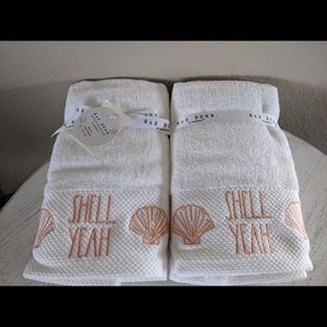 Rae Dunn SHELL YEAH Hand Towels